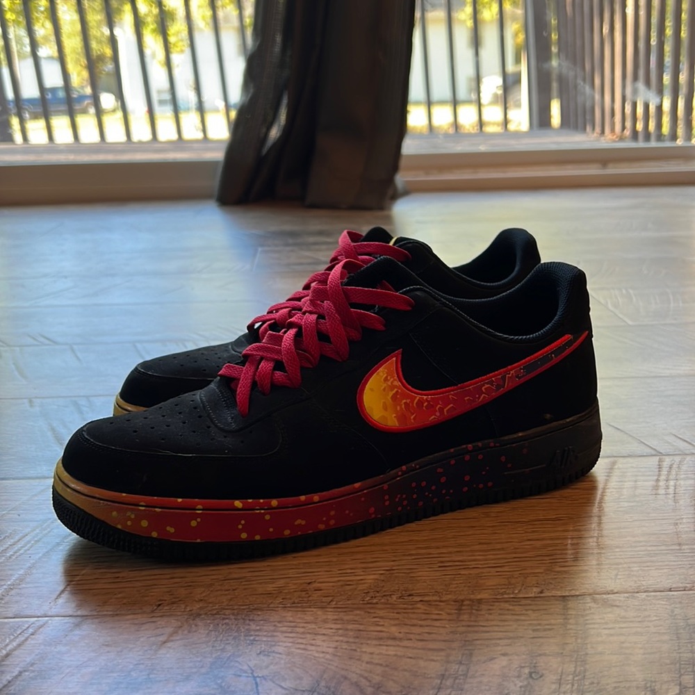 Nike Air Force one asteroid size 13